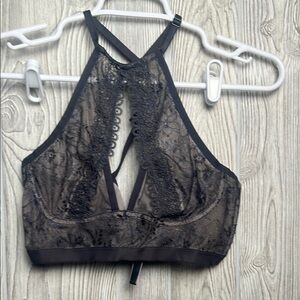 Victorias Secret Women’s Black Lace Halter Bralette Size Large